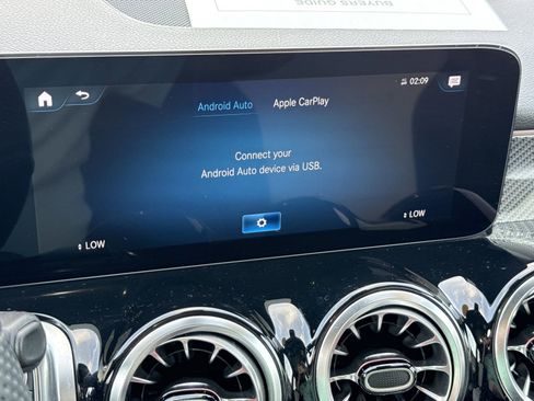 Certified 2022 Mercedes-Benz GLB 250 4MATIC image 20