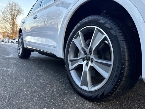 Used 2025 Audi Q5 2.0T Premium w/ Convenience Plus Package image 9