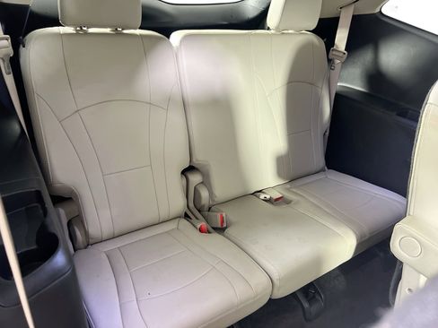 Used 2019 Buick Enclave Essence image 28