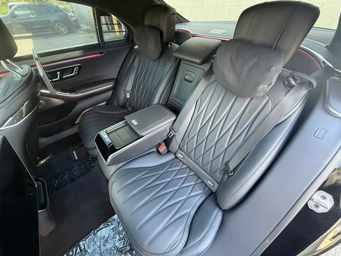 Used 2024 Mercedes-Benz S 63 AMG S w/ Carbon Fiber Exterior Package image 36