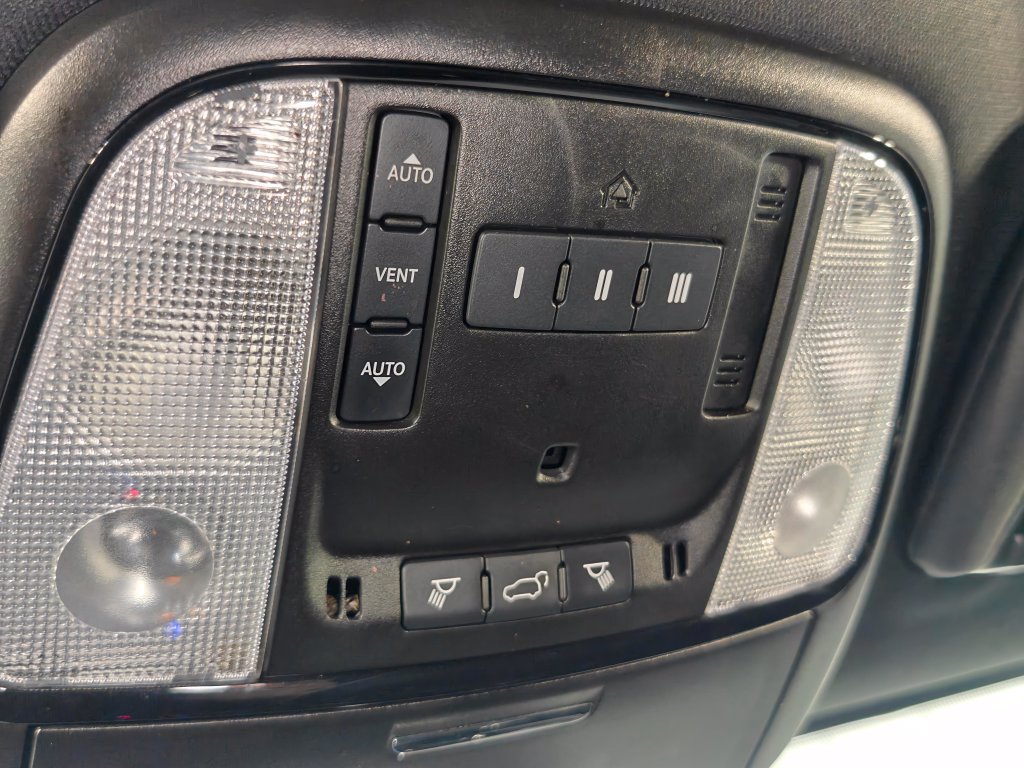 Used 2022 Dodge Durango R/T w/ Blacktop Package AWD/4WD image 10