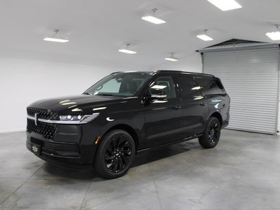 New 2027 Lincoln Navigator L Reserve w/ Jet Appearance Package