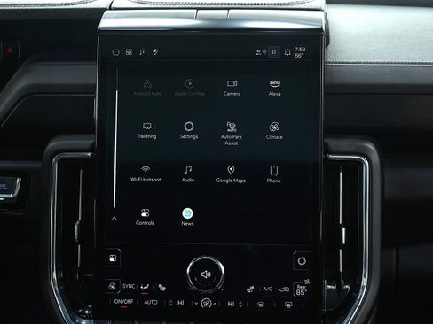 Used 2025 GMC Yukon Denali w/ Sun & Power Step Package image 16