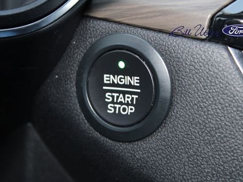 Used 2020 Ford Escape Titanium image 23