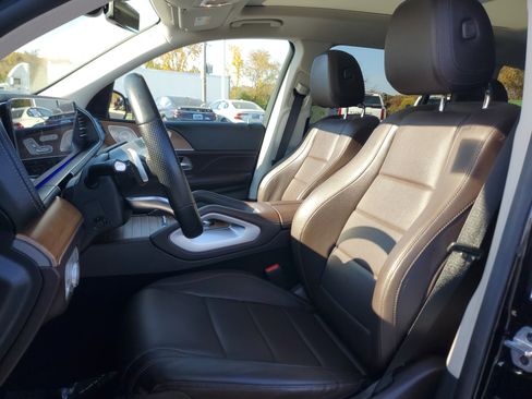 Used 2023 Mercedes-Benz GLS 450 4MATIC image 17