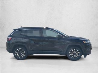 Used 2022 Jeep Compass Limited AWD/4WD video 4