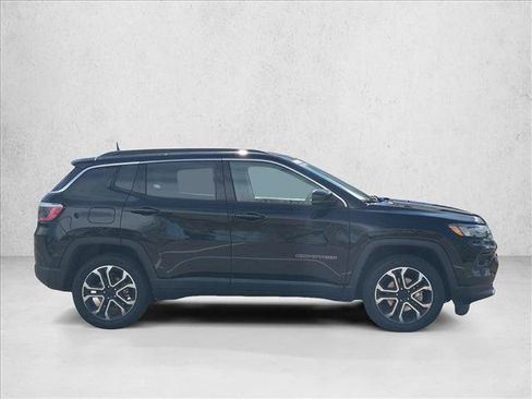 Used 2022 Jeep Compass Limited AWD/4WD image 4