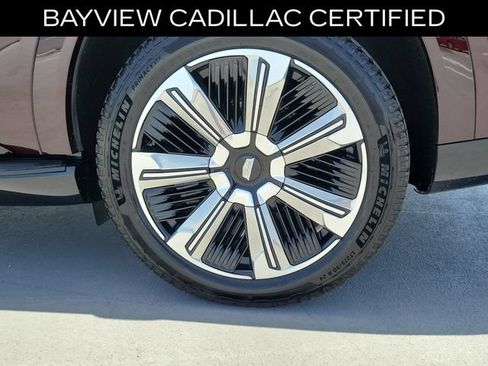 Certified 2025 Cadillac Escalade IQ Luxury 2 w/ LPO, Premium Carpet Package AWD/4WD image 19