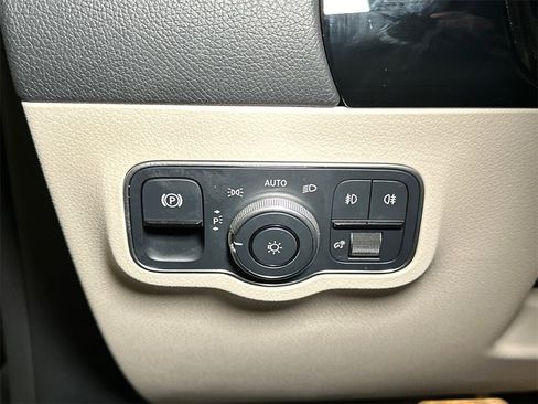 Used 2023 Mercedes-Benz GLA 250 4MATIC image 23