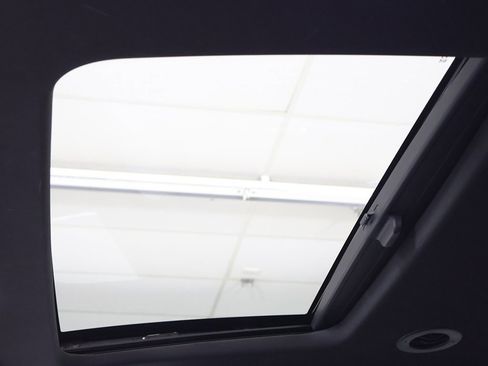 Used 2022 Buick Enclave Essence w/ Experience Buick Package image 25