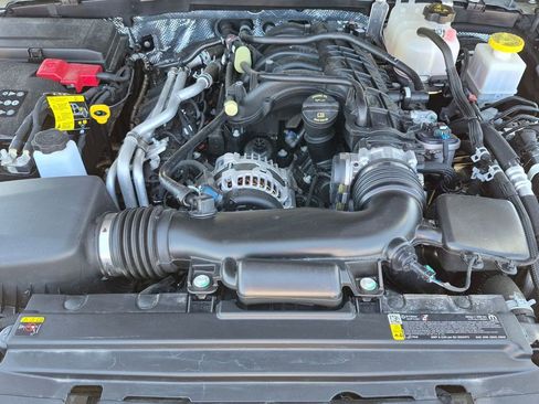 Used 2025 Jeep Gladiator Mojave AWD/4WD image 23