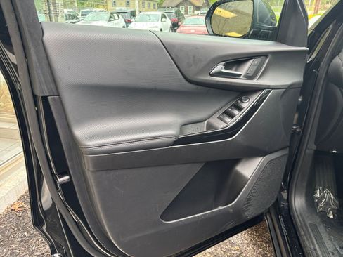 Used 2025 Chevrolet Equinox LT FWD image 18
