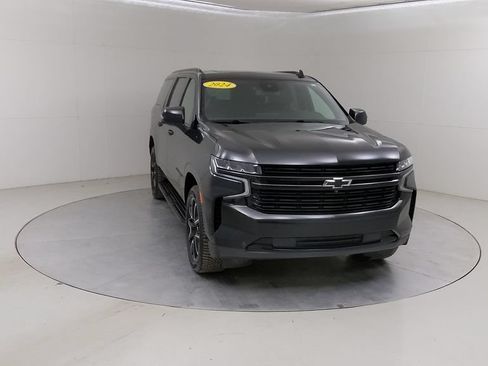 Used 2024 Chevrolet Suburban RST w/ Luxury Package AWD/4WD image 11