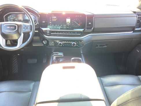 Used 2022 GMC Sierra 1500 Elevation w/ Elevation Premium Package image 13
