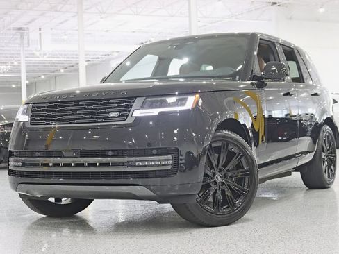 Used 2025 Land Rover Range Rover SE AWD/4WD image 7