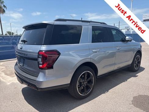 Used 2024 Ford Expedition Limited RWD image 11