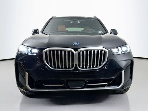 New 2026 BMW X5 xDrive50e image 2