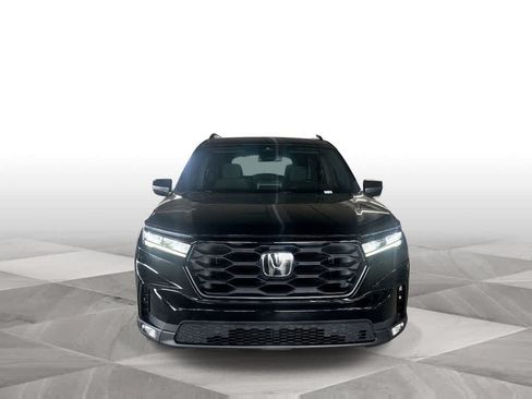 Used 2023 Honda Pilot Sport image 3