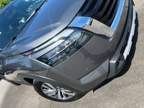 Used 2025 Nissan Pathfinder SL AWD/4WD image 38