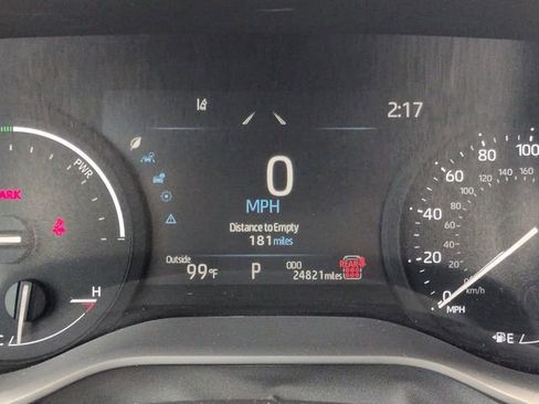 Certified 2025 Toyota Sienna LE FWD image 25