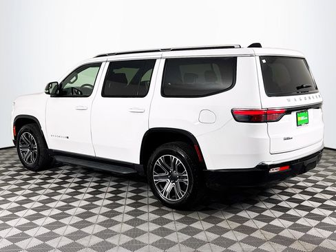 Used 2024 Jeep Wagoneer Series II w/ Flexible Seating Group RWD image 6