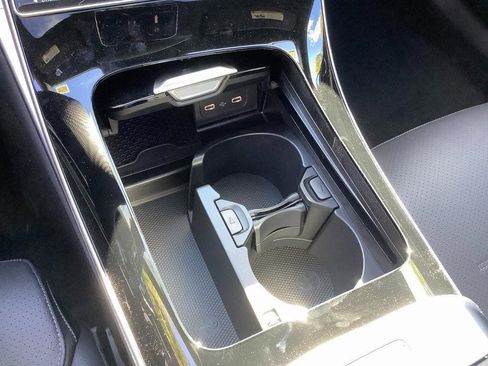 Used 2025 Mercedes-Benz C 300 4MATIC Sedan image 15