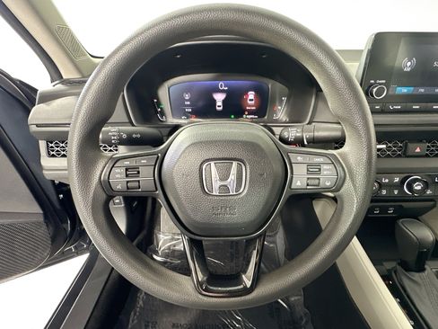 Used 2023 Honda Accord EX image 10