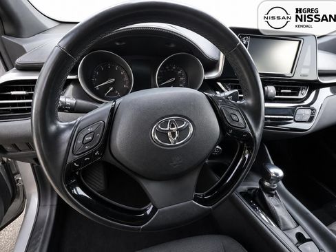 Used 2018 Toyota C-HR XLE FWD image 9
