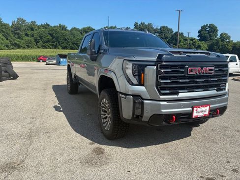 Used 2024 GMC Sierra 2500 AT4 w/ AT4 Preferred Package AWD/4WD image 3