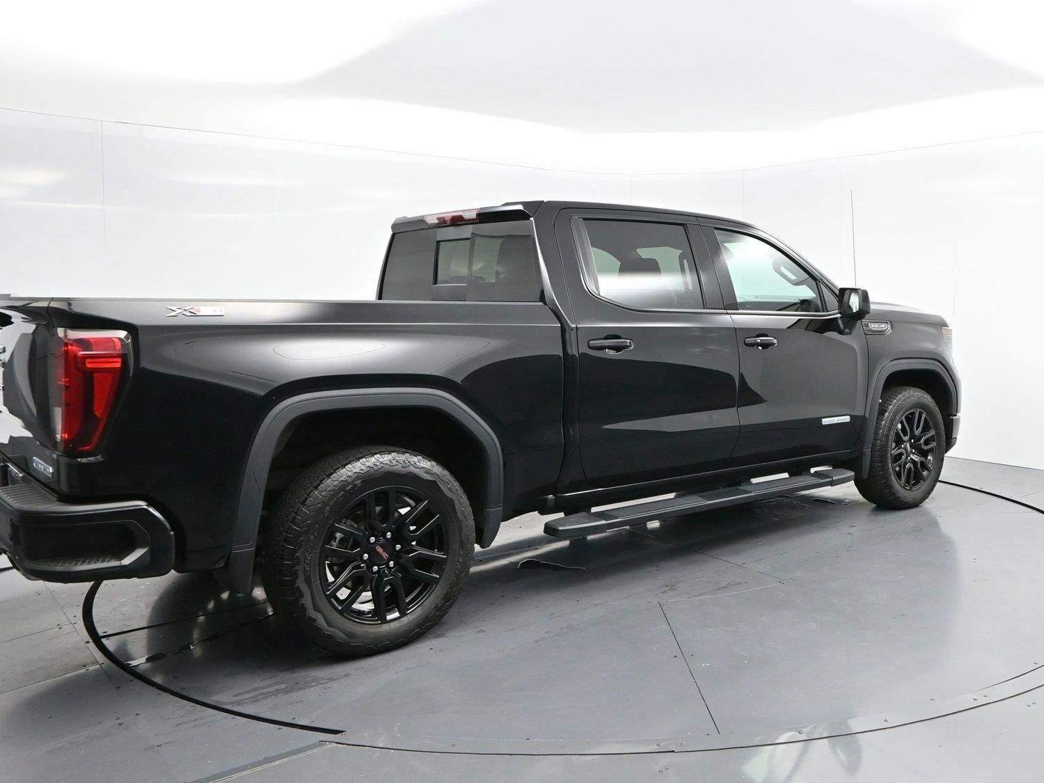 Used 2025 GMC Sierra 1500 Elevation w/ Elevation Premium Package AWD/4WD image 7