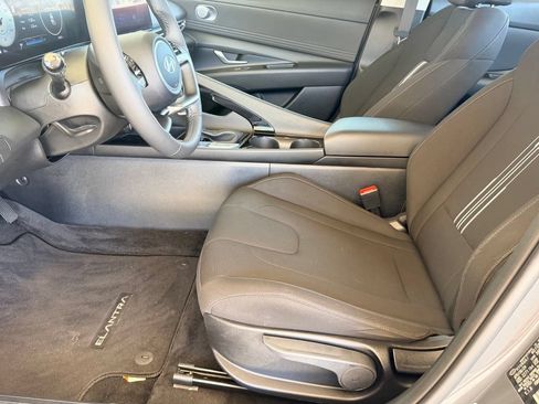 Used 2024 Hyundai Elantra SEL w/ Convenience Package FWD image 14