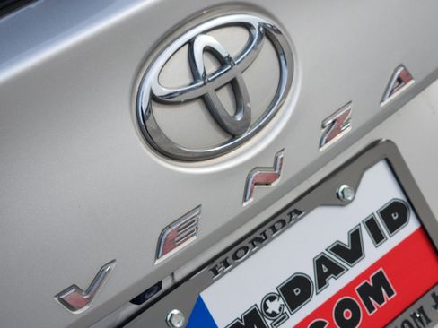 Used 2010 Toyota Venza Base image 12