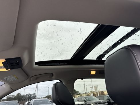 Used 2023 Nissan Pathfinder Platinum image 42