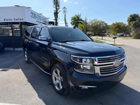 Used 2020 Chevrolet Suburban Premier RWD image 3