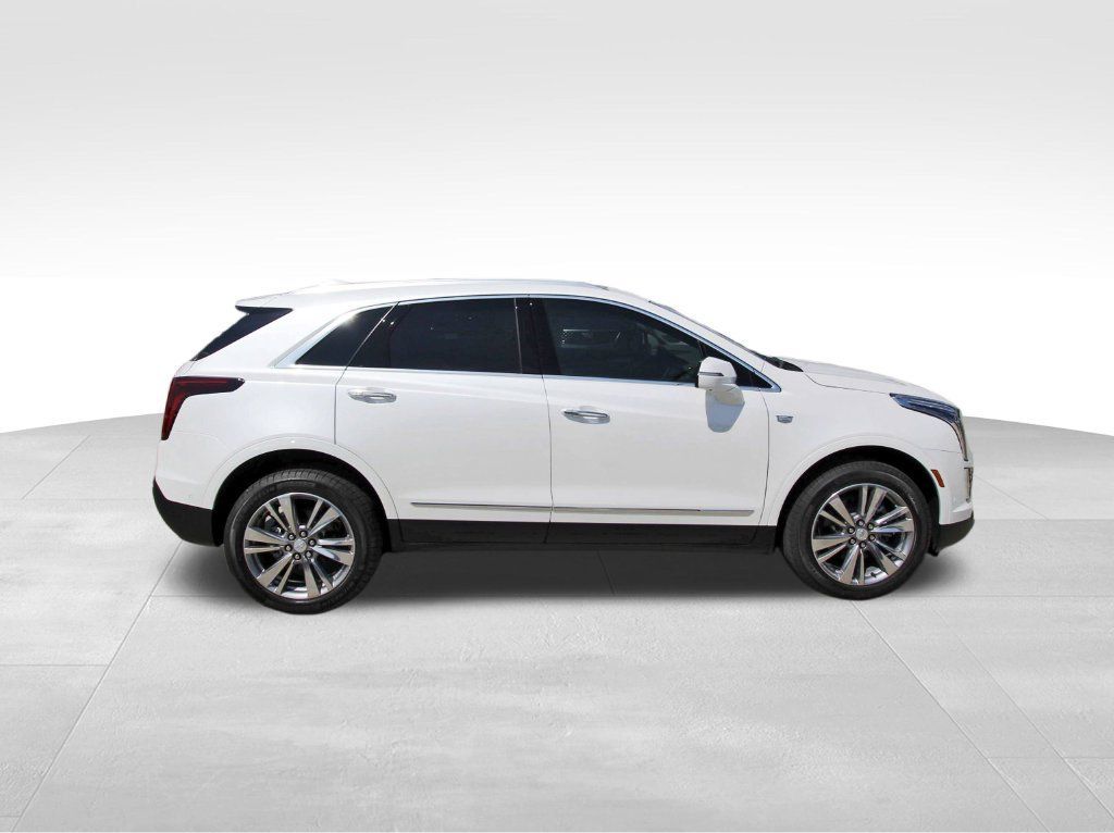 Used 2026 Cadillac XT5 Premium Luxury w/ Driver Assist Package FWD image 5