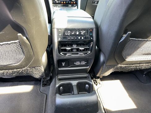 Used 2021 Jeep Grand Cherokee L Overland w/ Luxury Tech Group IV image 28