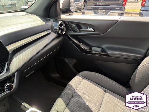 Used 2025 Chevrolet Equinox LT AWD/4WD image 24