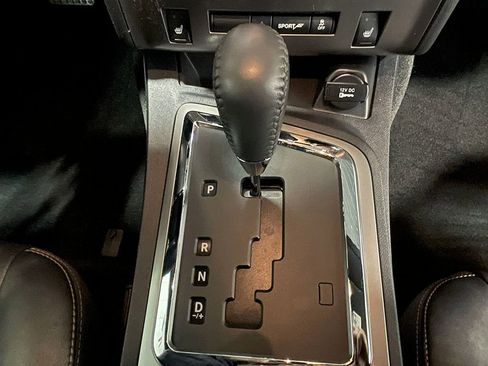 Used 2014 Dodge Challenger SXT image 61