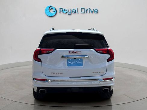 Used 2020 GMC Terrain Denali w/ Denali Premium Package AWD/4WD image 4