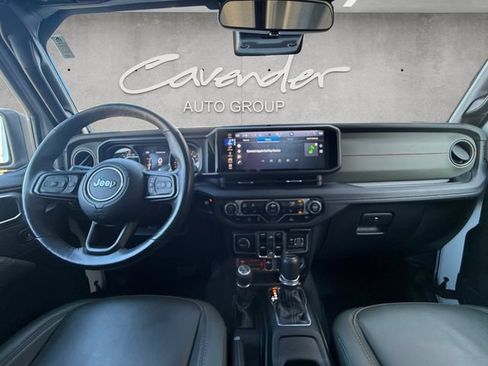 Used 2024 Jeep Gladiator Mojave w/ Convenience Group AWD/4WD image 20