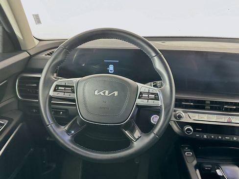 Used 2025 Kia Telluride S FWD image 18