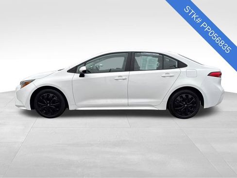 Used 2023 Toyota Corolla LE image 4