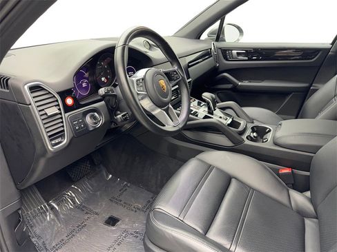Used 2022 Porsche Cayenne image 49