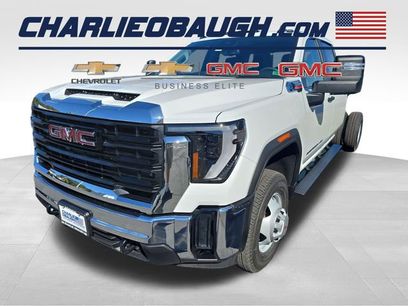 New 2026 GMC Sierra 3500 Pro w/ Convenience Package