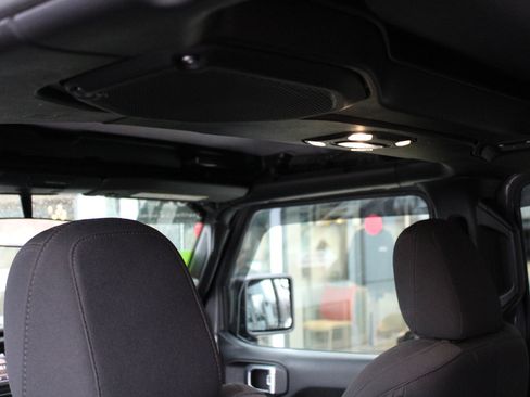 Certified 2021 Jeep Gladiator Sport image 32