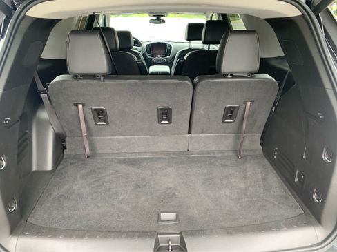 Used 2019 Chevrolet Traverse LT FWD image 6