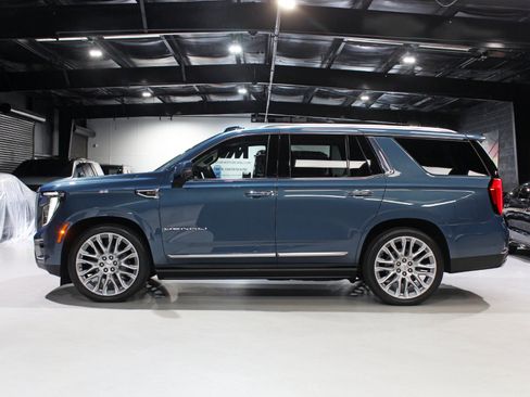 Used 2025 GMC Yukon Denali w/ Denali Reserve Package AWD/4WD image 3