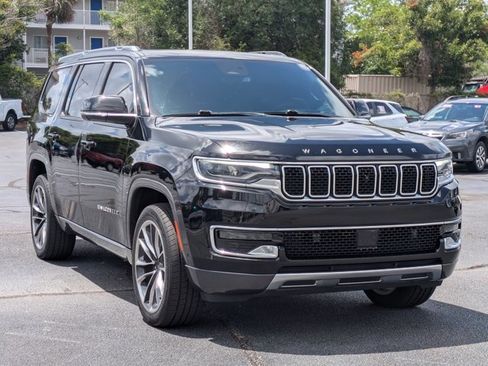 Used 2022 Jeep Wagoneer Series III w/ Premium Group I AWD/4WD image 3