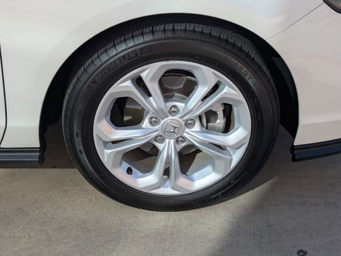 Used 2025 Honda Accord LX image 12