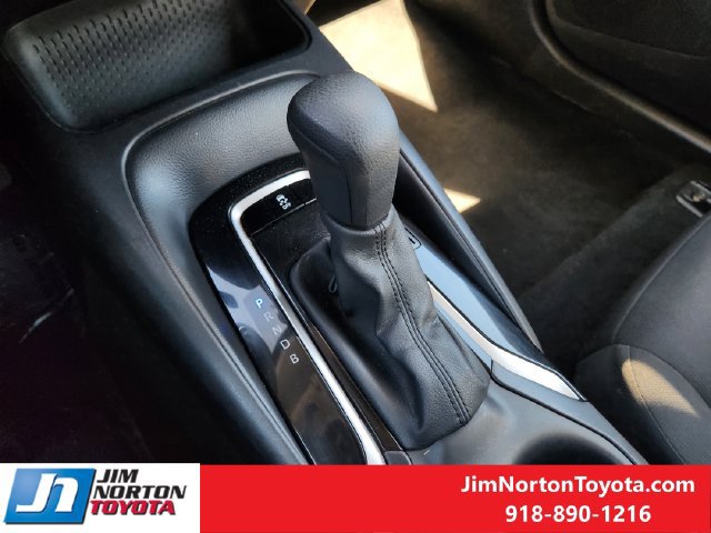 Used 2025 Toyota Corolla LE FWD image 20